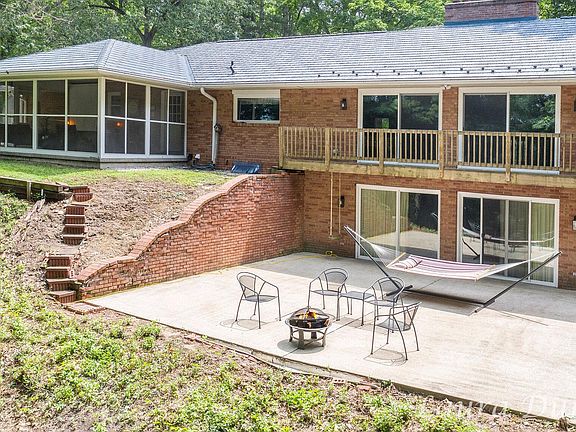 5th image of 3303 Lake Dr