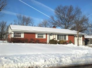 957 Hollendale Dr, Kettering, OH 45429