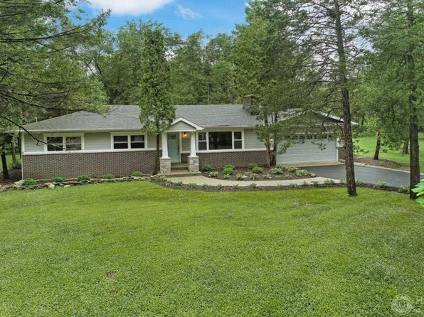 400 S Circle Ave, Port Barrington, IL 60010