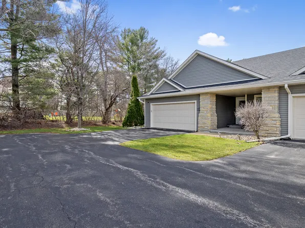 5748 Jackies Dr #J, Loves Park, IL 61111