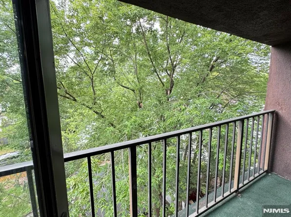 55 Clinton Pl APT 502, Hackensack, NJ 07601