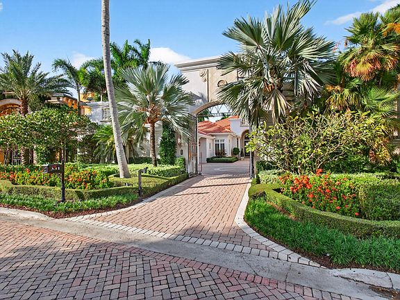 3rd image of 331 MIZNER LAKE ESTATES Drive