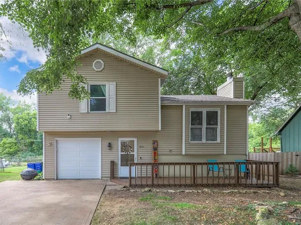 821 E Wabash St, Olathe, KS 66061