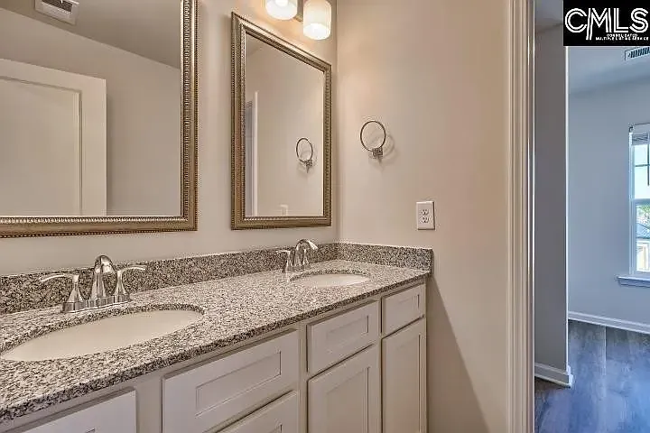 462 Middlebury Ln — Photo 11