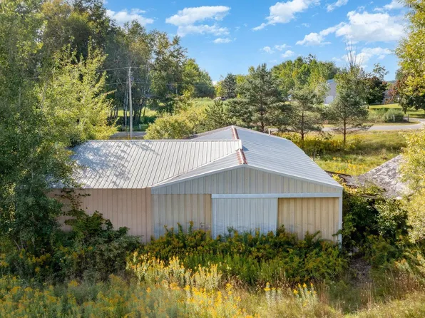 7470 N Leaton Rd, Clare, MI 48617