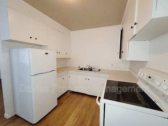 3rd image of 10215 108th Ave NW