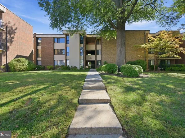9909 Blundon Dr #4-301, Silver Spring, MD 20902