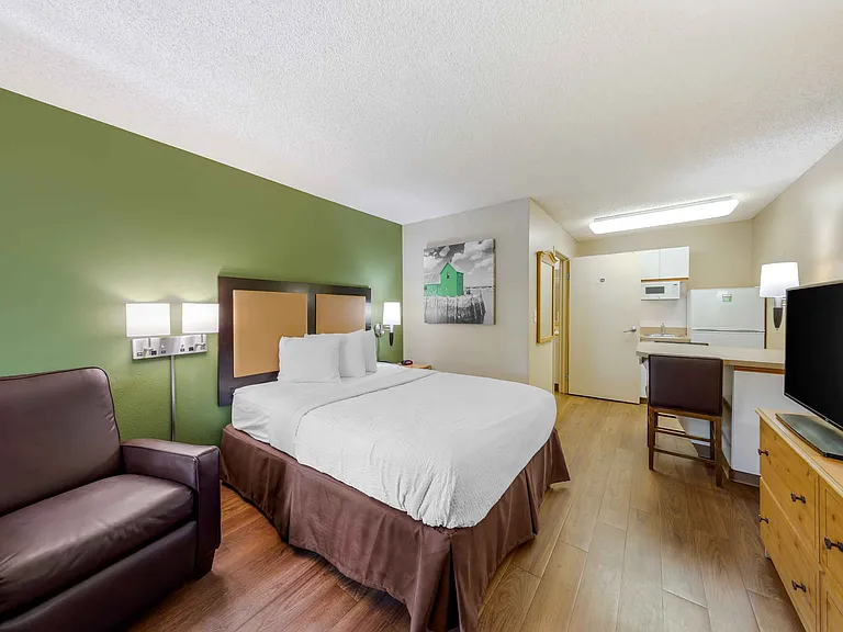 Studio Suite - 1 Queen Bed