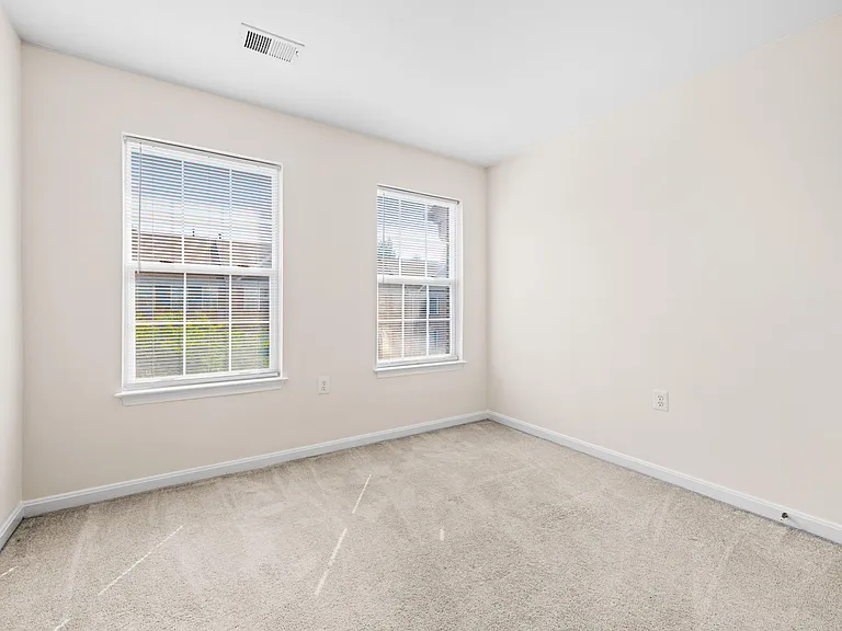 2902 Jessica Ct — Photo 30