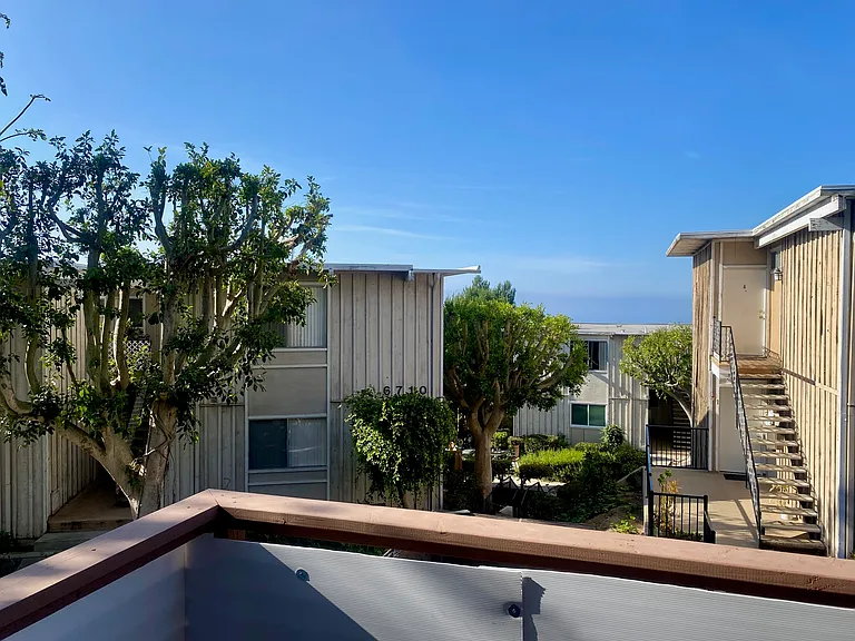 6818 Los Verdes Dr #5 — Photo 6