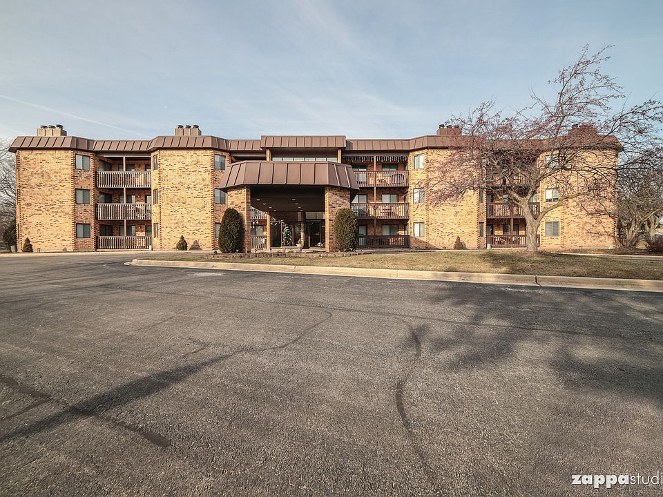 1st image of 2880 Torrey Pine Ln APT 1E