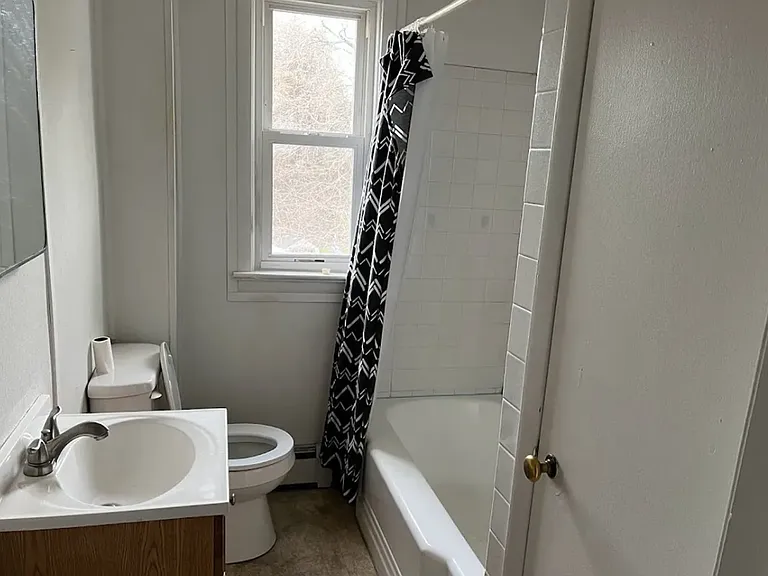 15 N Royal St #6 — Photo 6