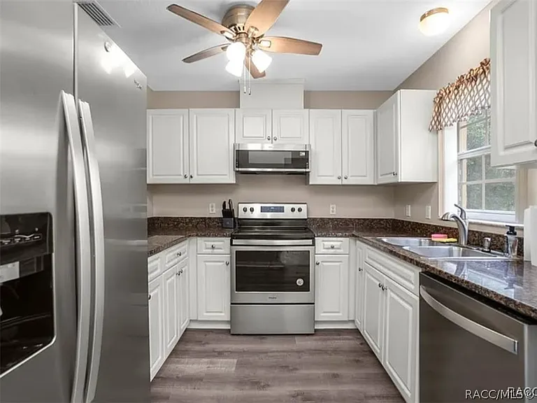 835 N Rembrandt Way — Photo 19
