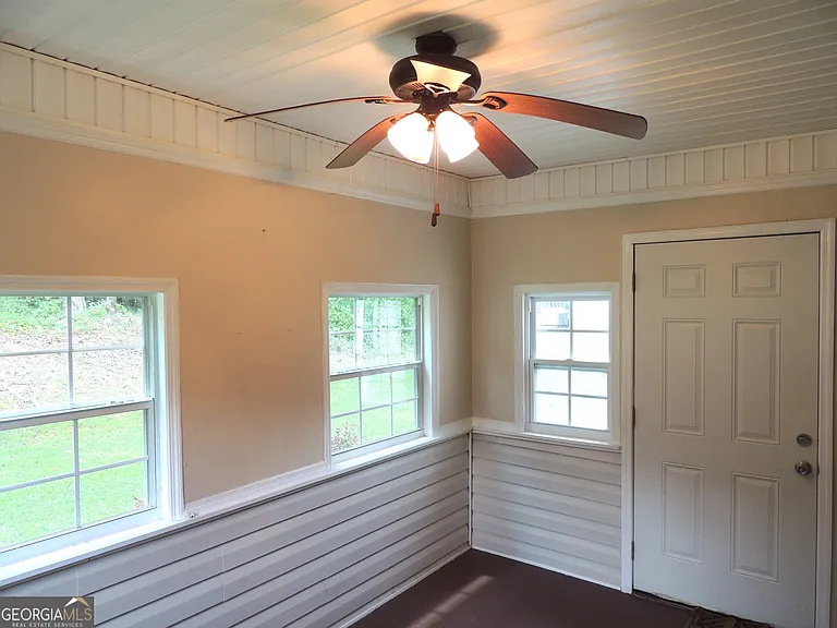 260 Mountainview Dr — Photo 18