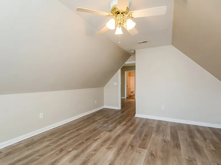 1910 Sterling Hill Dr — Photo 11