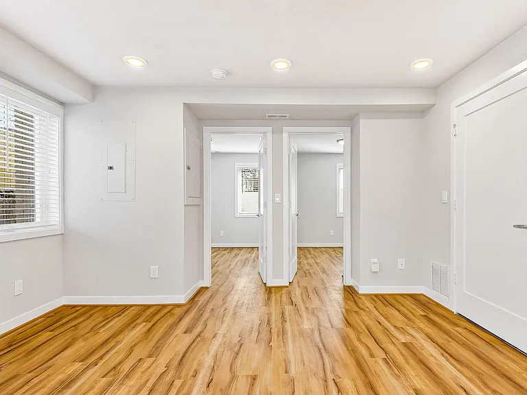 535 16th St NE — Photo 11