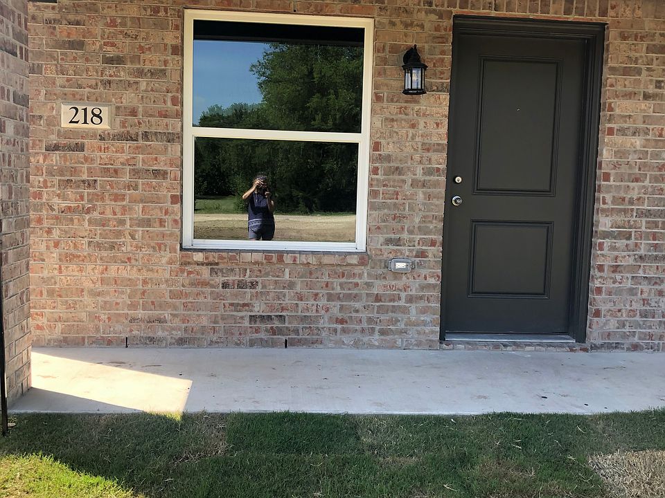 1st image of 218 Melissa St #218