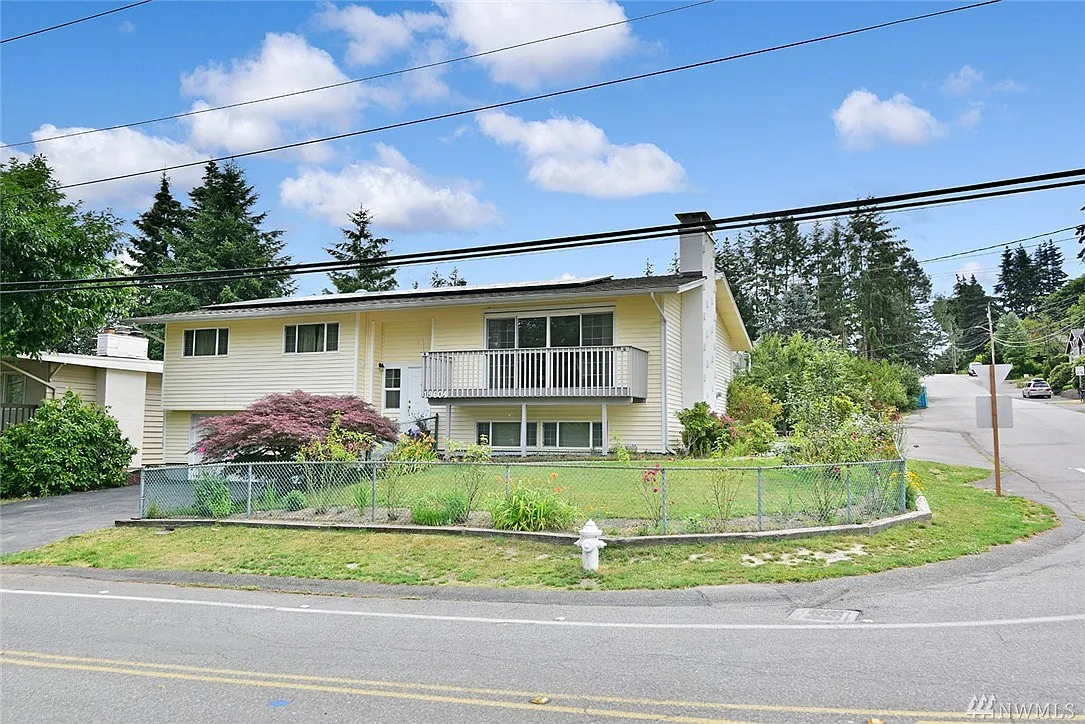 19604 62nd Ave NE photo 1