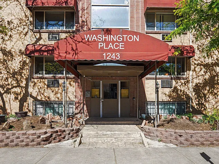1243 N Washington St #101 — Photo 19