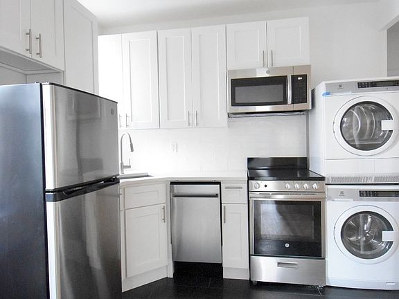 2nd image of 3139 Broadway #9