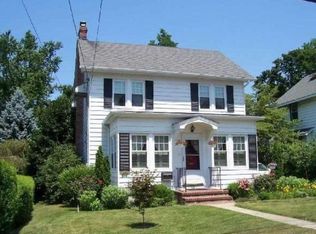63 Oakland St, Huntington, NY