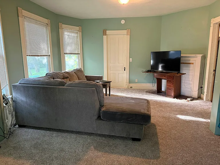 409 E Porter St — Photo 11