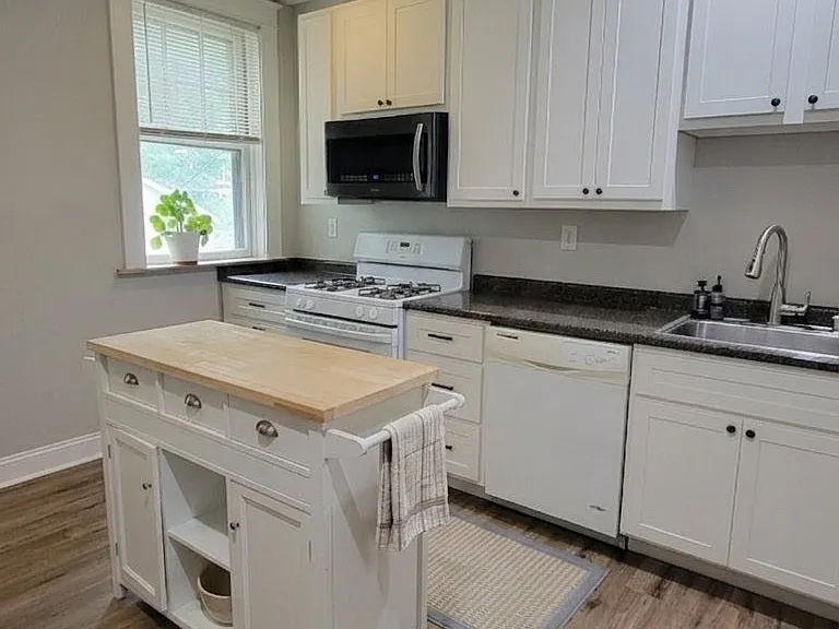 528 Dover Pl — Photo 16