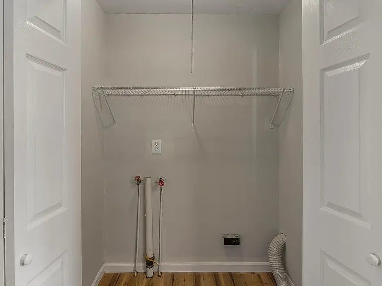 1902 Meadow Dr — Photo 15