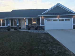 8673 Cottonwood Dr, Freeland, MI