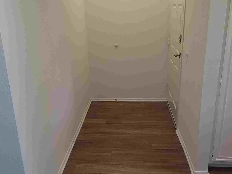 Kerwood Ave — Photo 25