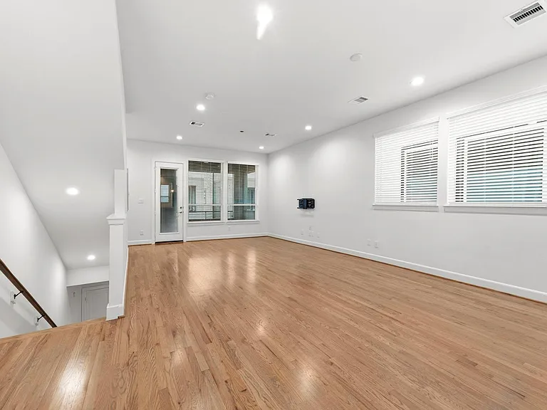 1047 Timbergrove Yards Ln — Photo 14