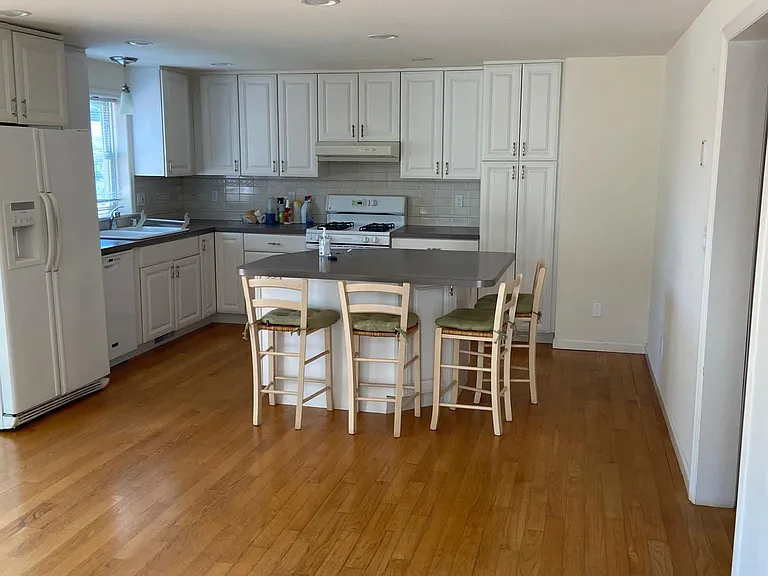 41 Le Grande Ave — Photo 3