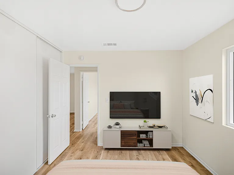 1005 E Avenue R #11 — Photo 6