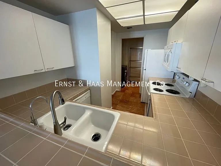 525 E Seaside Way #1806 — Photo 8
