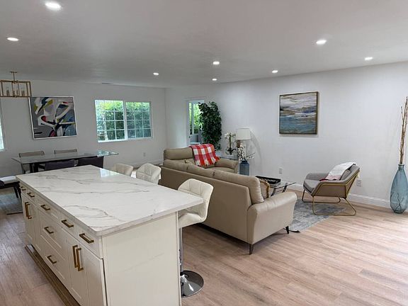 3rd image of 2660 Ross Pl