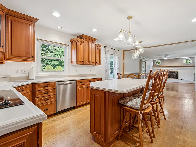 7204 Patton Dr — Photo 6