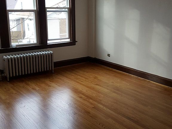 2nd image of 3215 N Lockwood Ave #2
