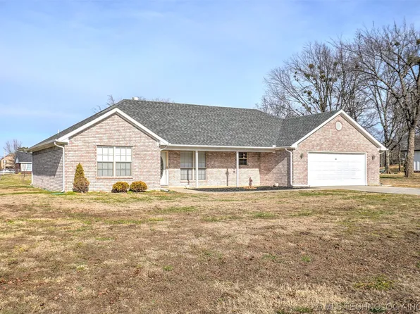 411 E Jean Pierre, Chouteau, OK 74337