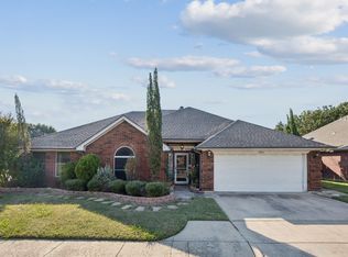 2901 Miles Way, Bedford, TX 76021