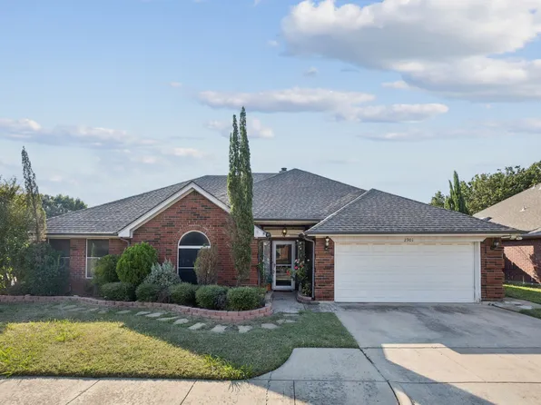 2901 Miles Way, Bedford, TX 76021