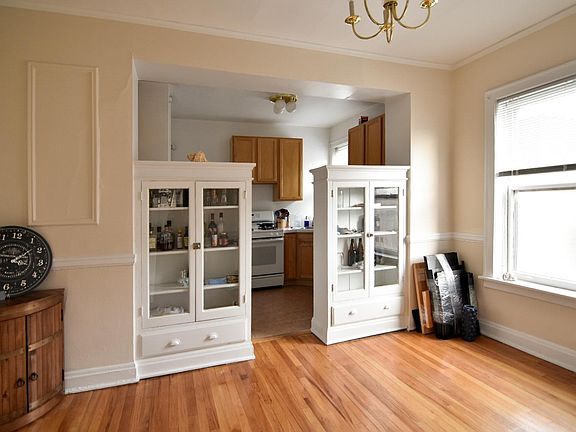 3rd image of 541 W Wellington Ave APT 48