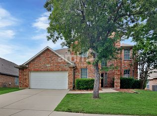 32 Lucas Ln, Edgecliff Village, TX 76134