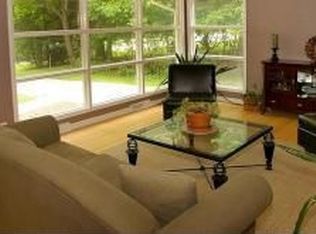 7440 N Santa Monica Blvd, Fox Point, WI 53217
