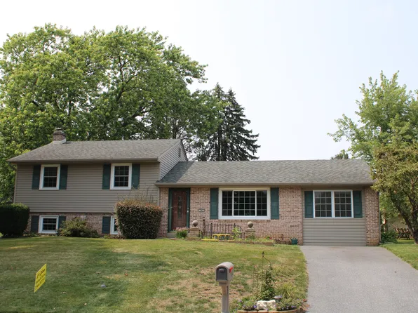 343 Valley View Dr, New Holland, PA 17557