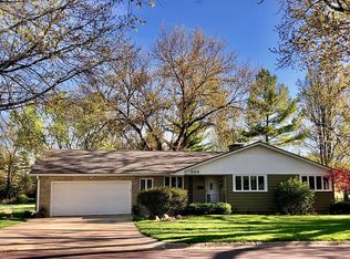 205 E Adams St, Washington, IL 61571