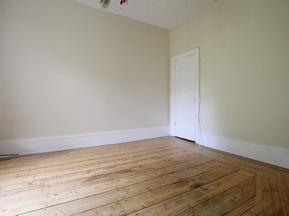 4th image of 47 Heney St #5