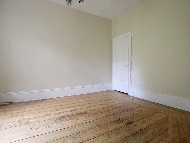 47 Heney St #5 — Photo 4