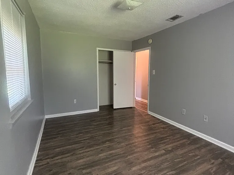 5604 Picadilly Circus St — Photo 7