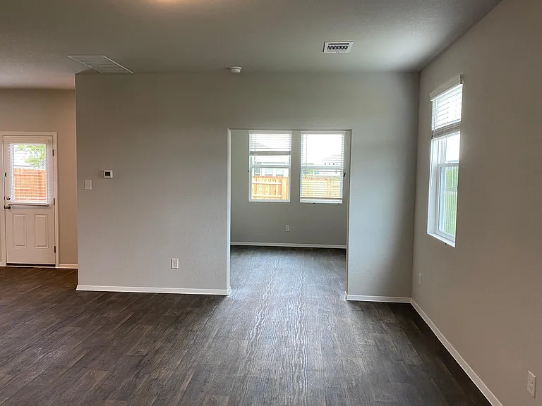 145 Free Stone Dr — Photo 13