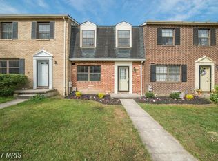 18 Oak Shadows Ct, Baltimore, MD 21228